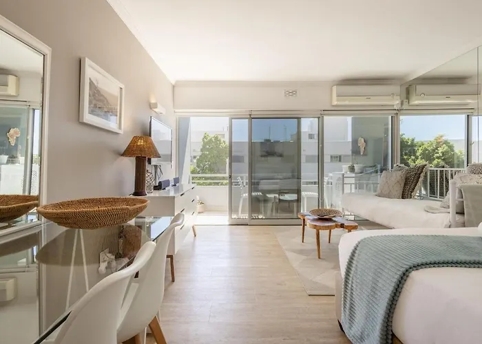 Luxury Clifton Studio Steps To Iconic First Beach