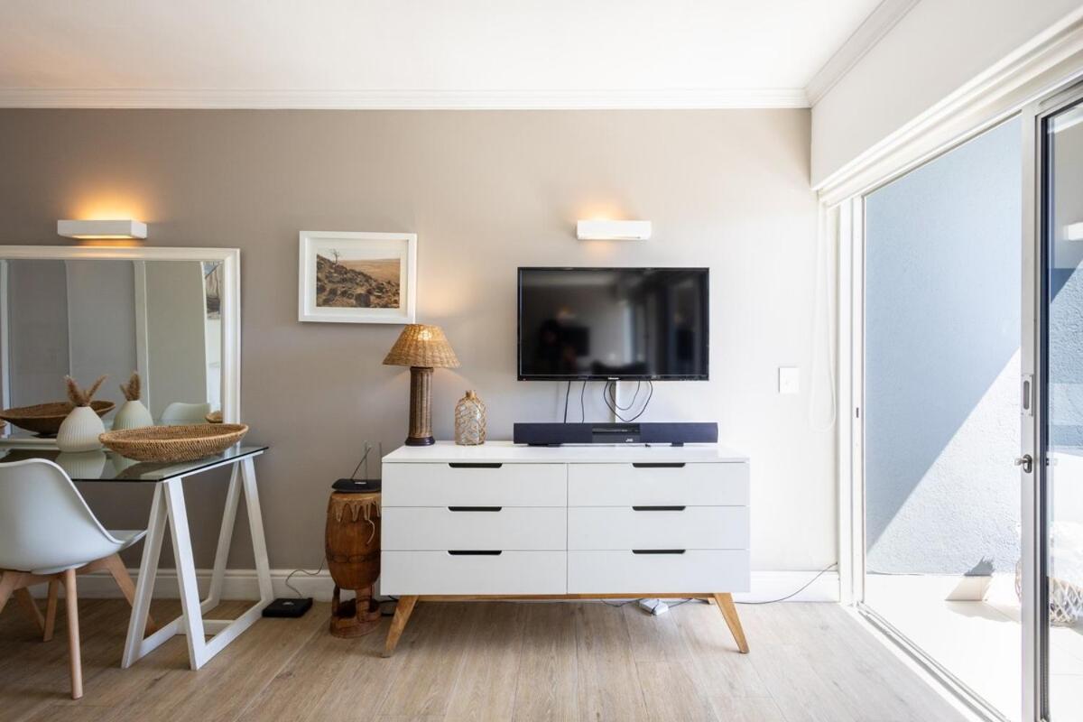 Apartment Luxury Clifton Steps To Iconic First Cape Town