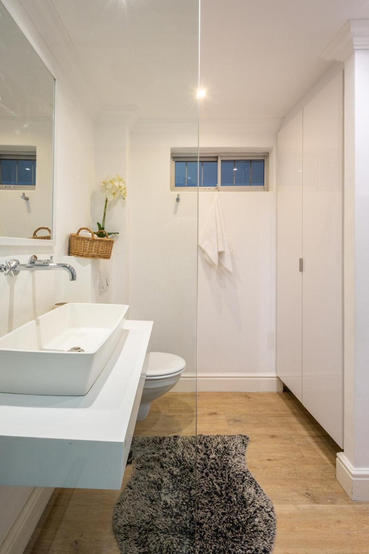 Luxury Clifton Steps To Iconic First Appartement