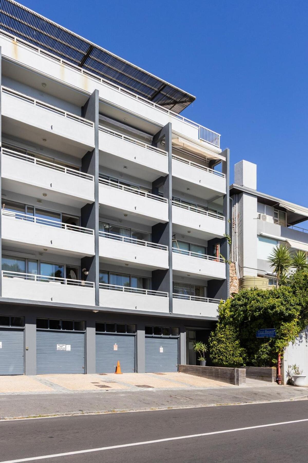 Apartment Luxury Clifton Steps To Iconic First Cape Town