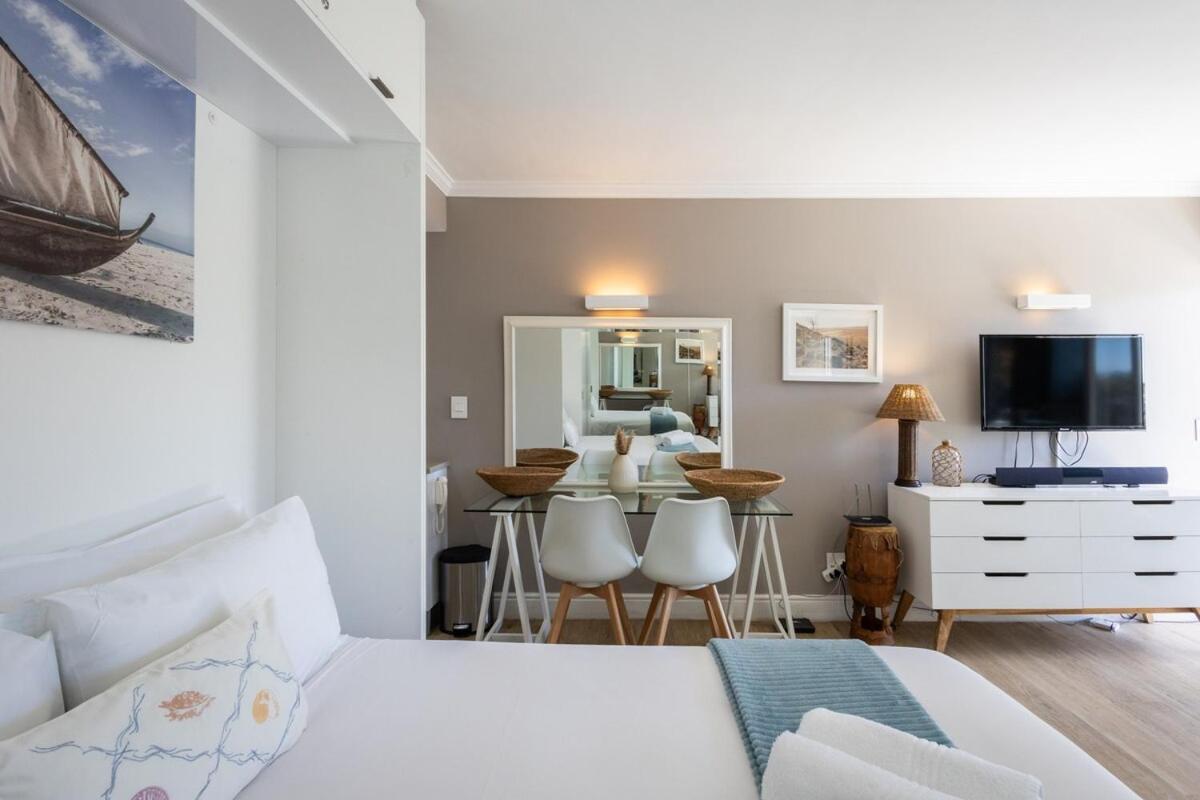 Luxury Clifton Steps To Iconic First Appartement *